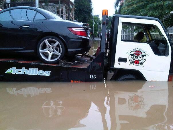 Menerjang Banjir!